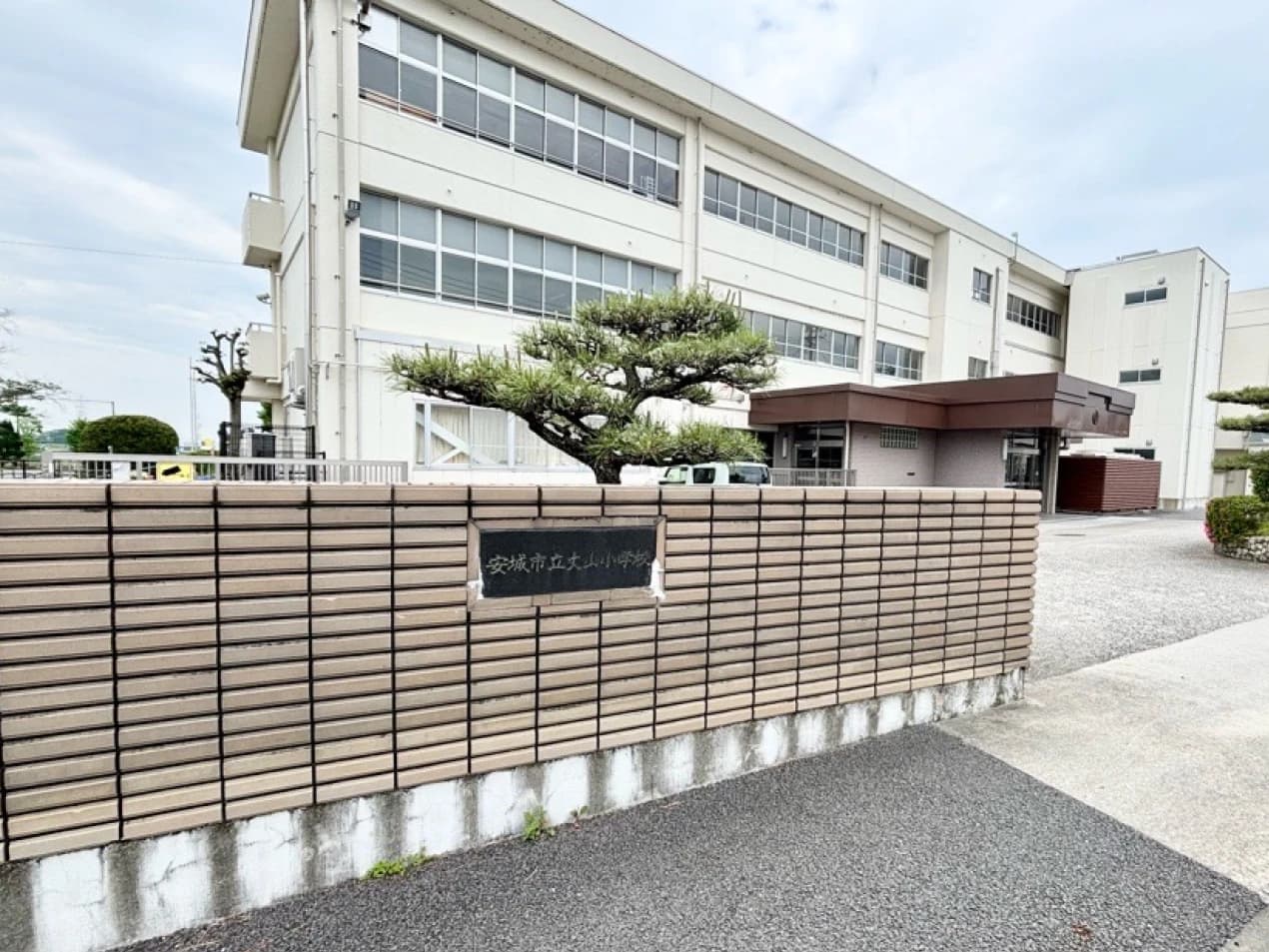 丈山小学校